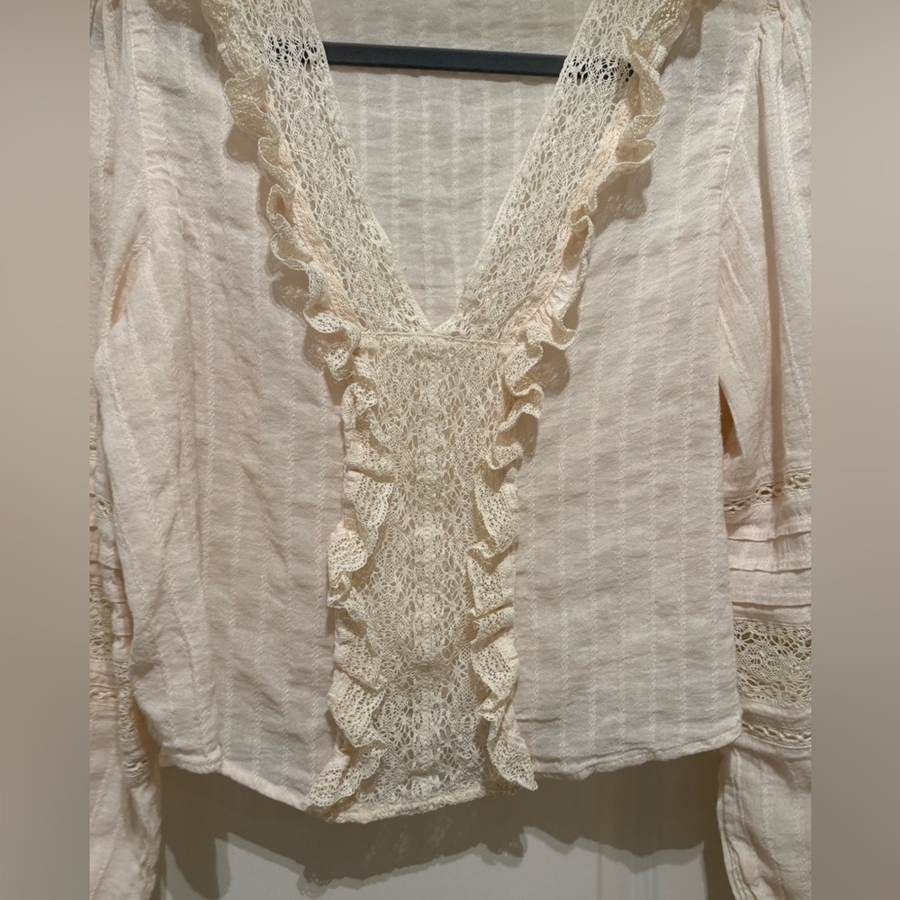 American Eagle Lace Ruffle Crop Top Size L - Picture 5 of 5